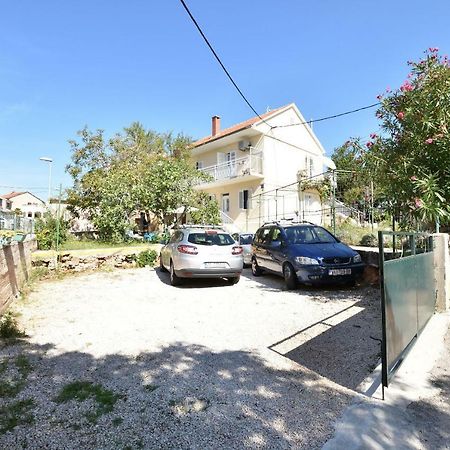 Apartments Dragica Примоштен Экстерьер фото