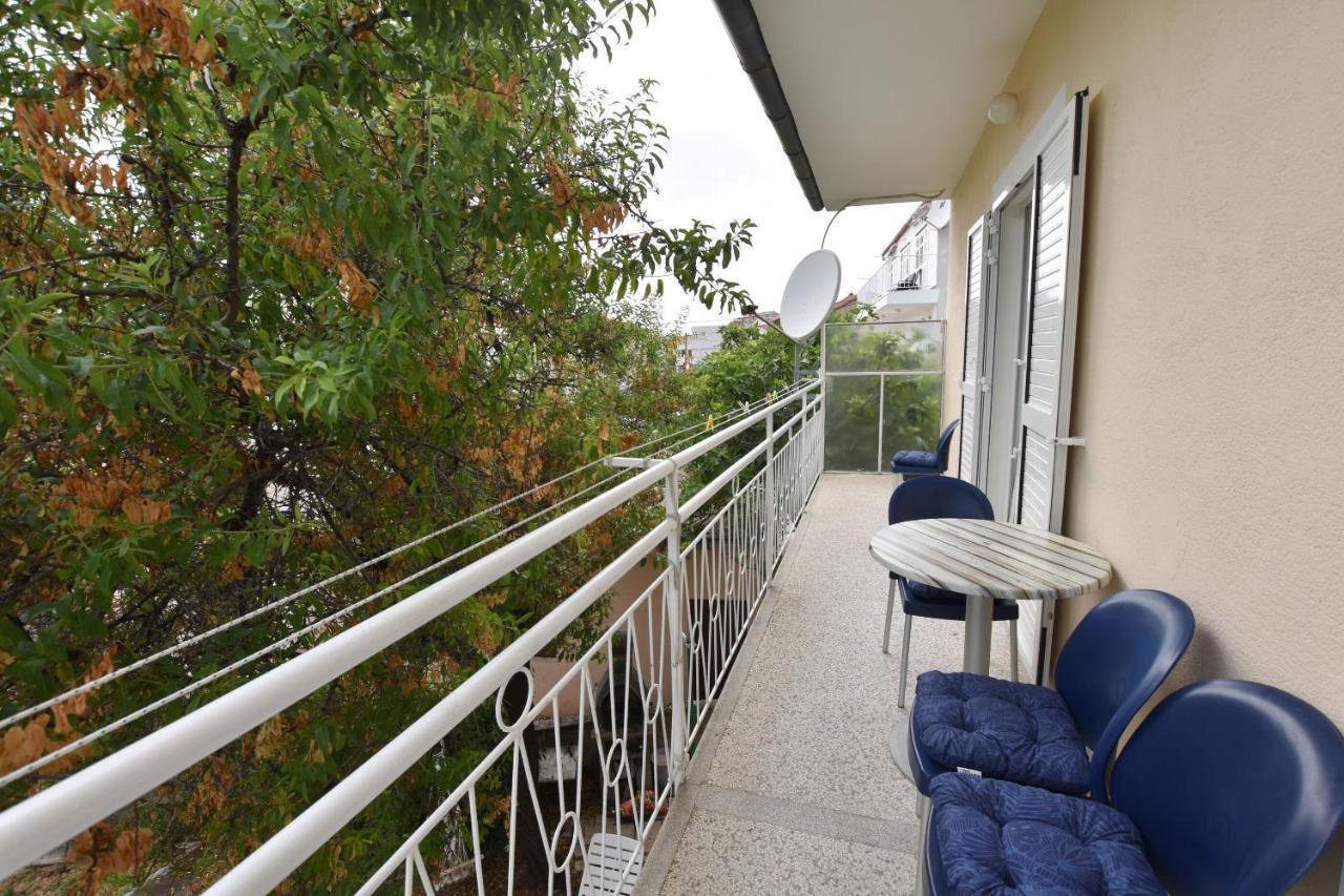 Apartments Dragica Примоштен Экстерьер фото