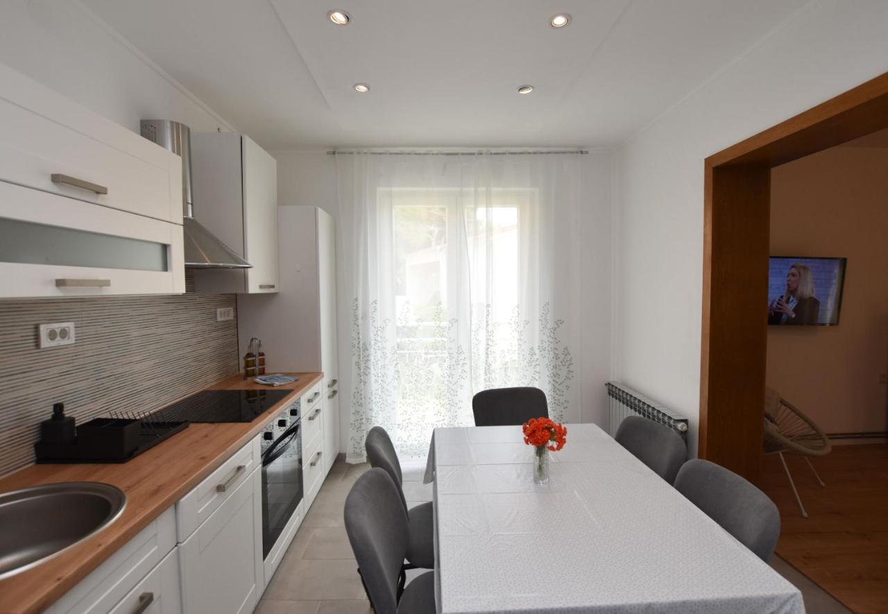 Apartments Dragica Примоштен Экстерьер фото
