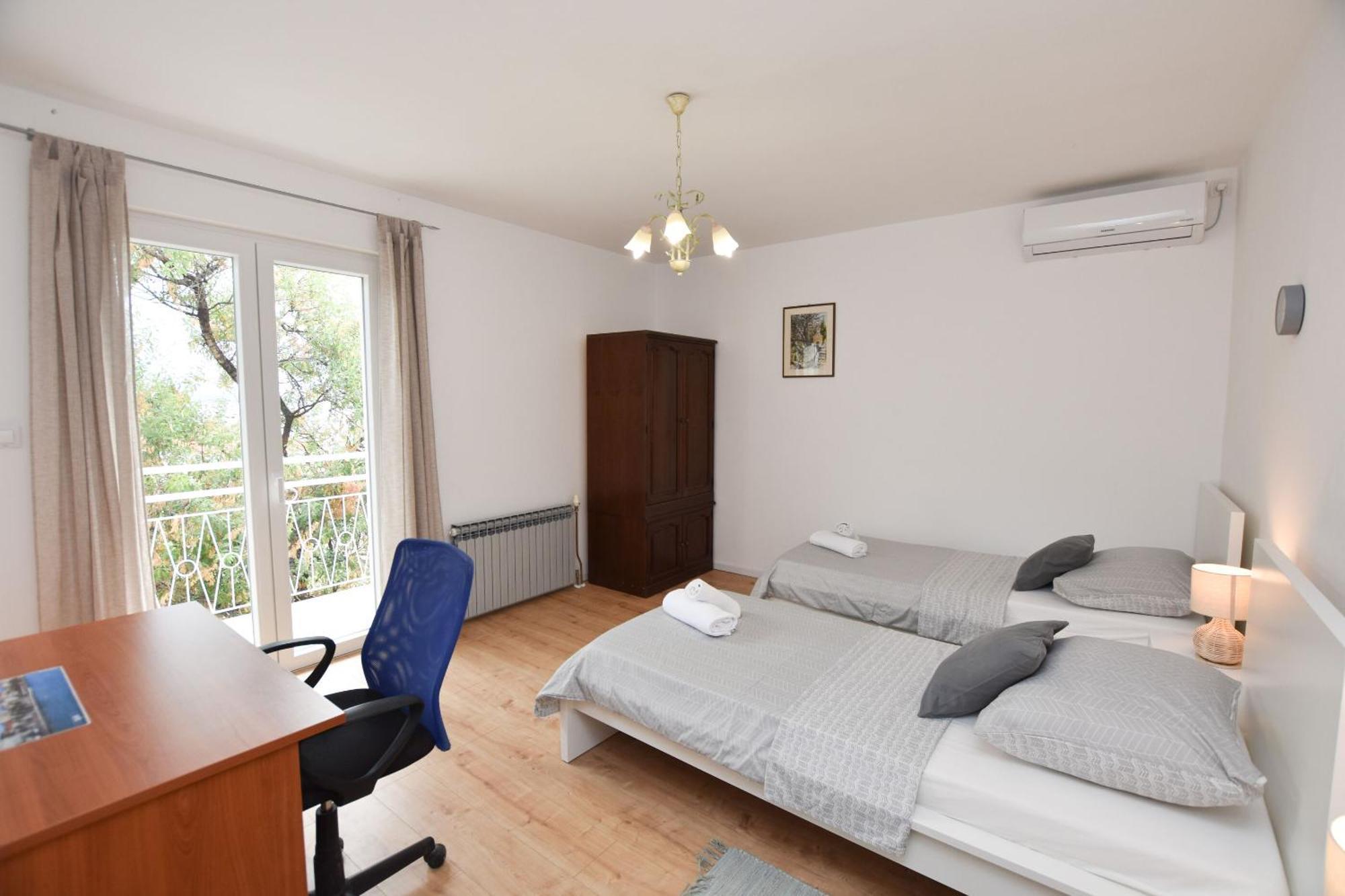 Apartments Dragica Примоштен Экстерьер фото