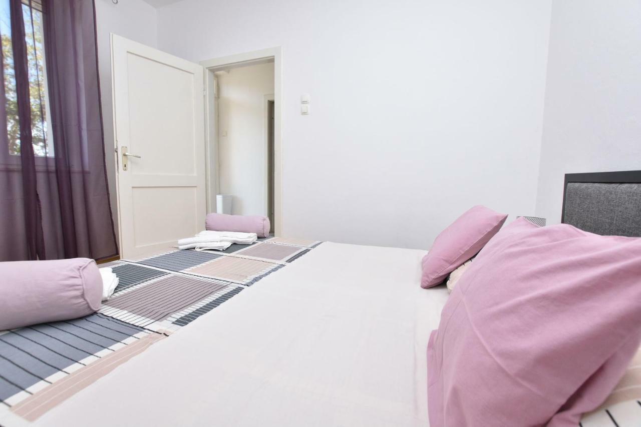 Apartments Dragica Примоштен Экстерьер фото