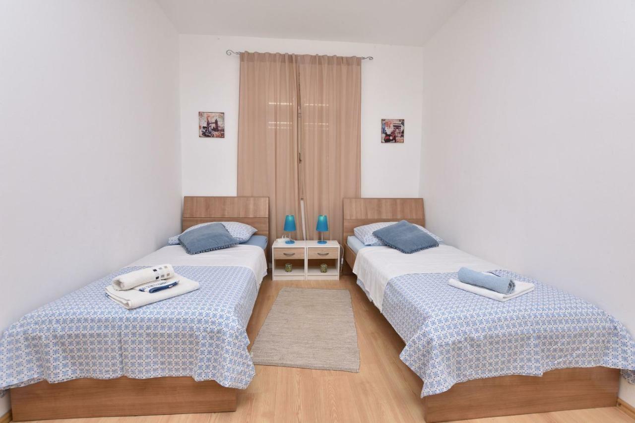 Apartments Dragica Примоштен Экстерьер фото