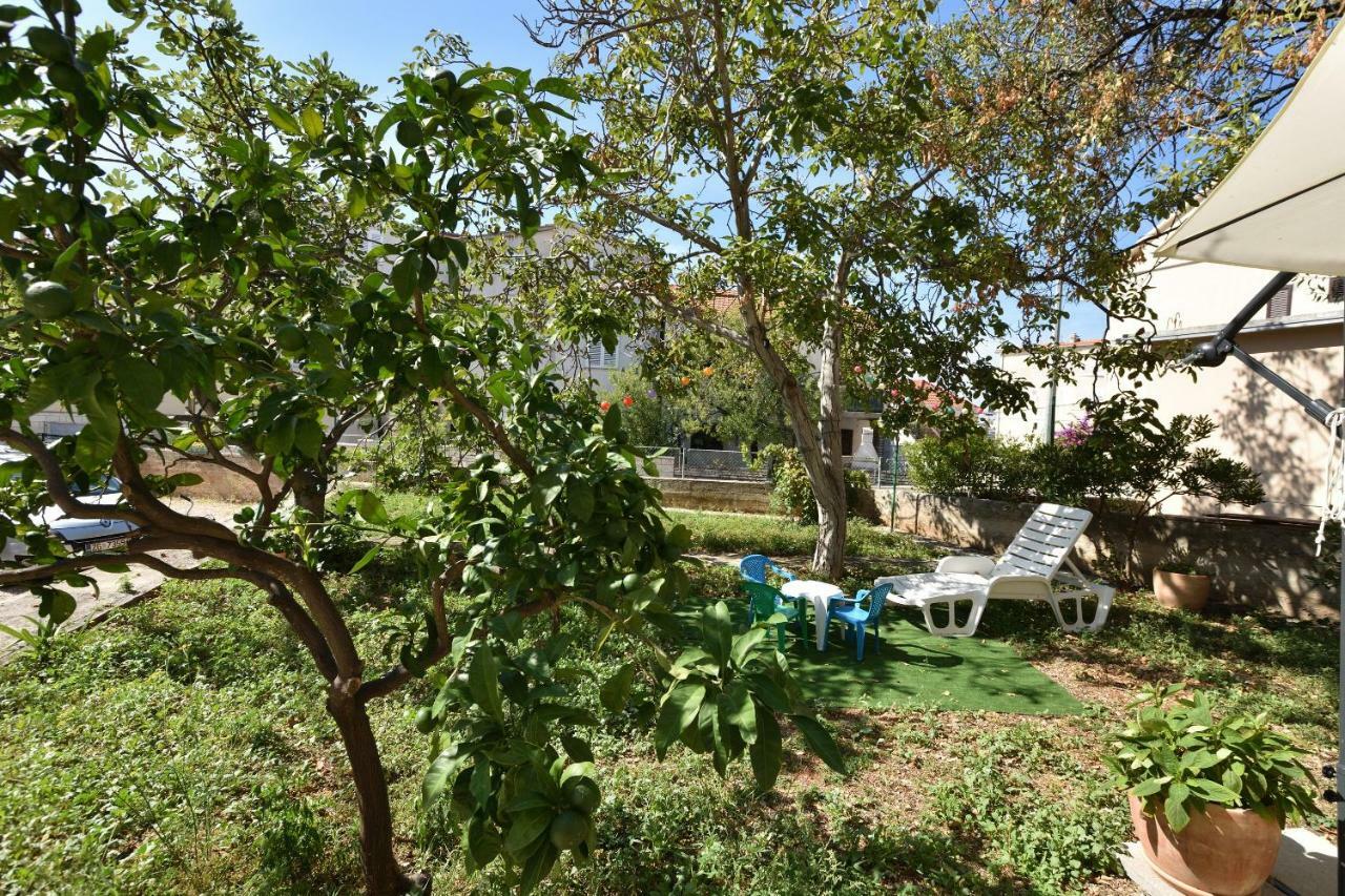 Apartments Dragica Примоштен Экстерьер фото