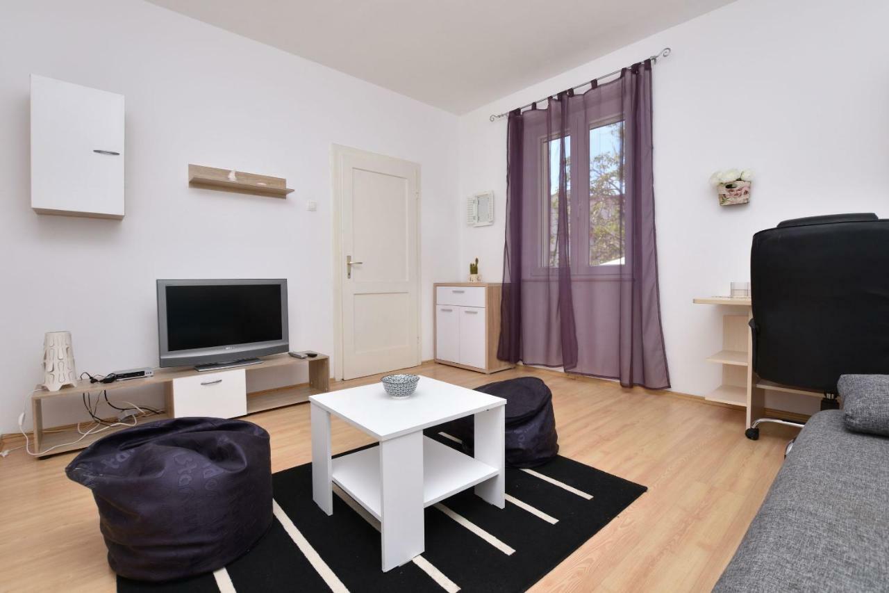 Apartments Dragica Примоштен Экстерьер фото